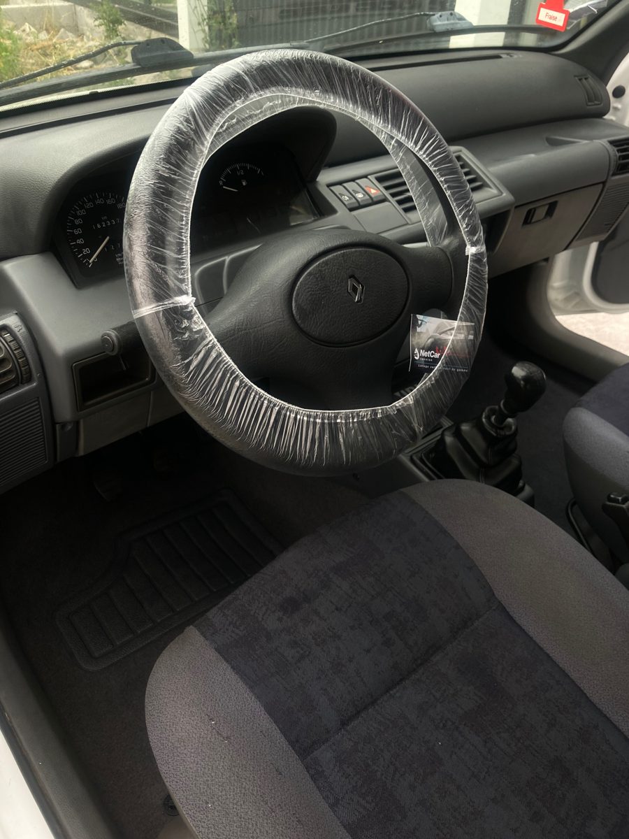 Intérieur nettoyé par NetCar Lannion — réalisation 24