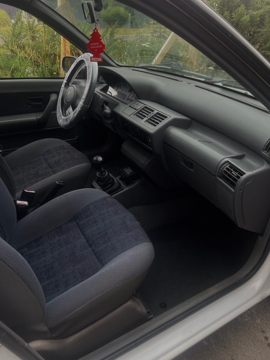 Intérieur nettoyé par NetCar Lannion — réalisation 23